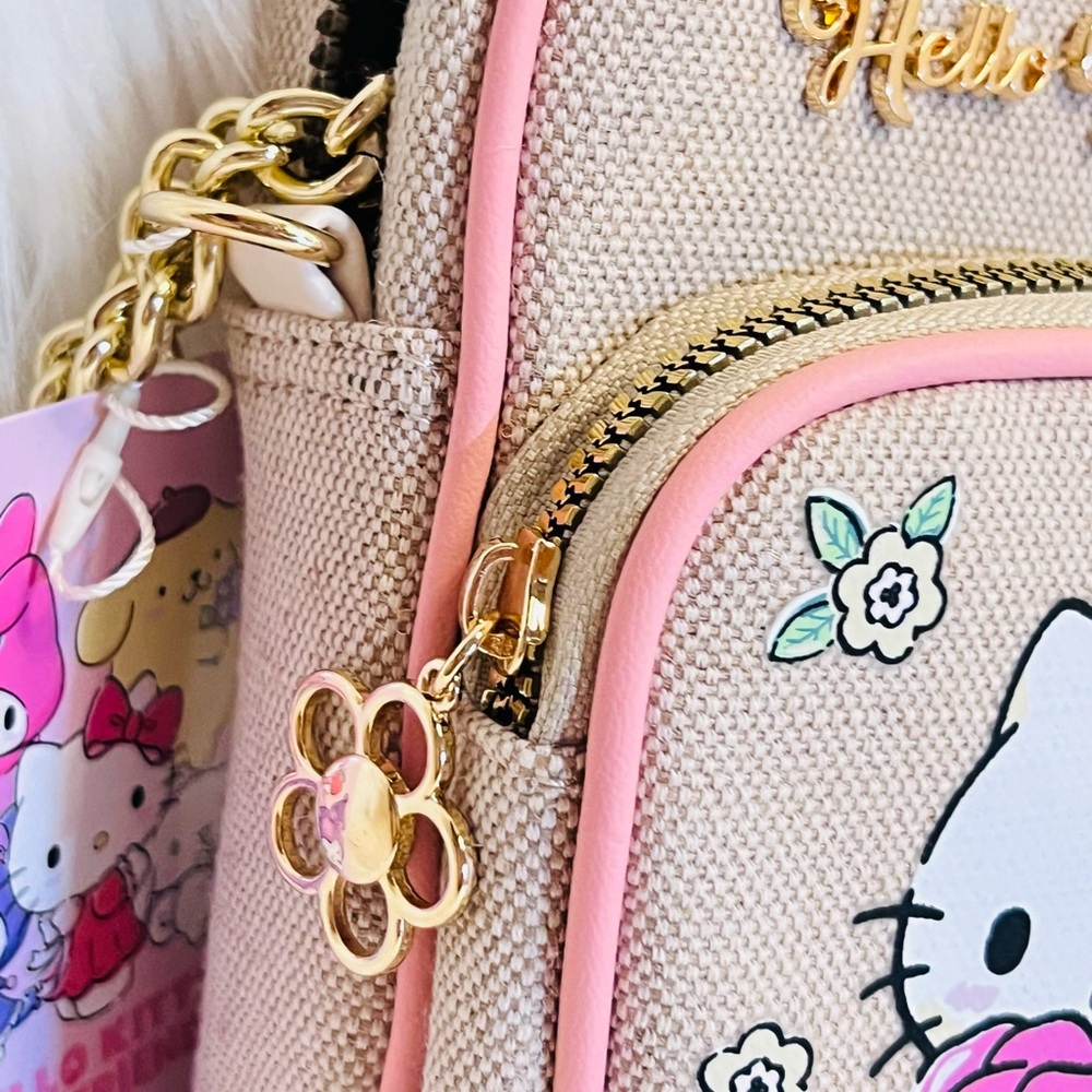 Hello Kitty Crossbody Bag - Picture 2 of 4